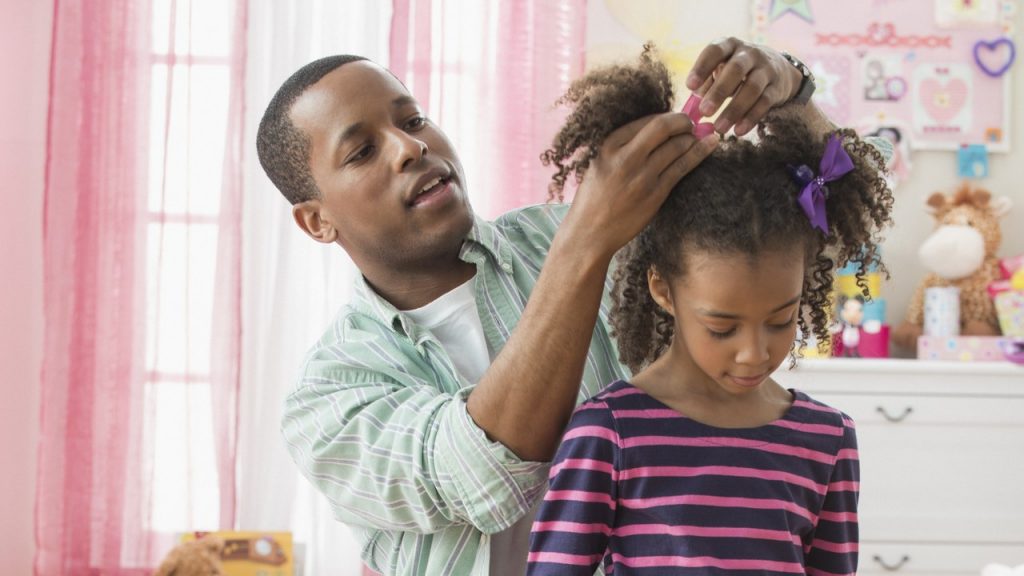 แบบผมเปีย คุณพ่อทำได้