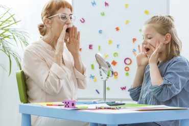 ลูกพูดไม่ชัด พ่อแม่อย่าละเลย