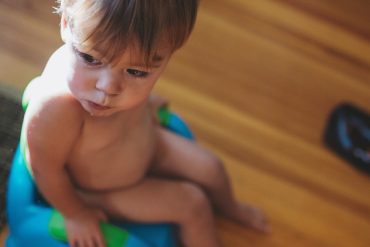 ฝึกลูกนั่งกระโถนเด็ก