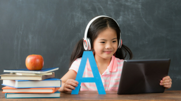 เลี้ยงลูกเป็นเด็กสองภาษา