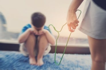 รักวัวให้ผูก รักลูกให้ตี