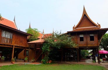 เที่ยวบ้านครูธานี