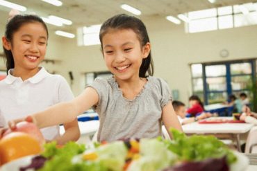 ข้าวกลางวันที่โรงเรียน