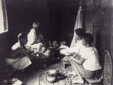 หมอตำแยโบราณ