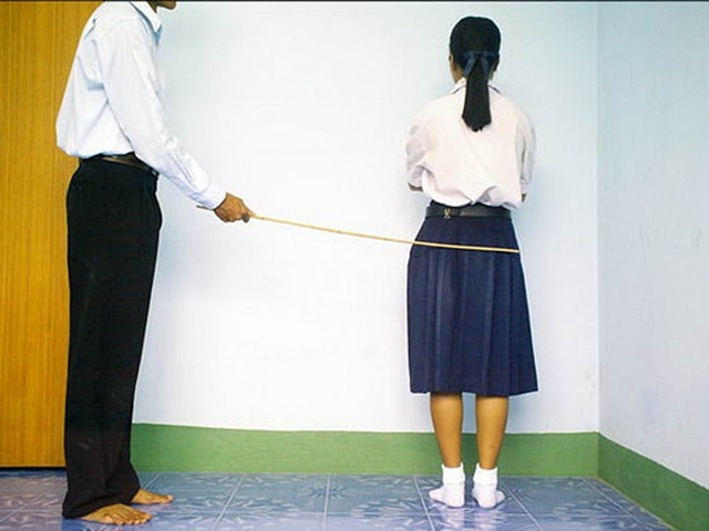 ครูทำโทษเด็กรุนแรง