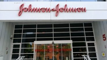 ระงับวัคซีนโควิด-19