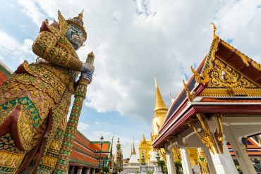 พาลูกไหว้พระ 9 วัด