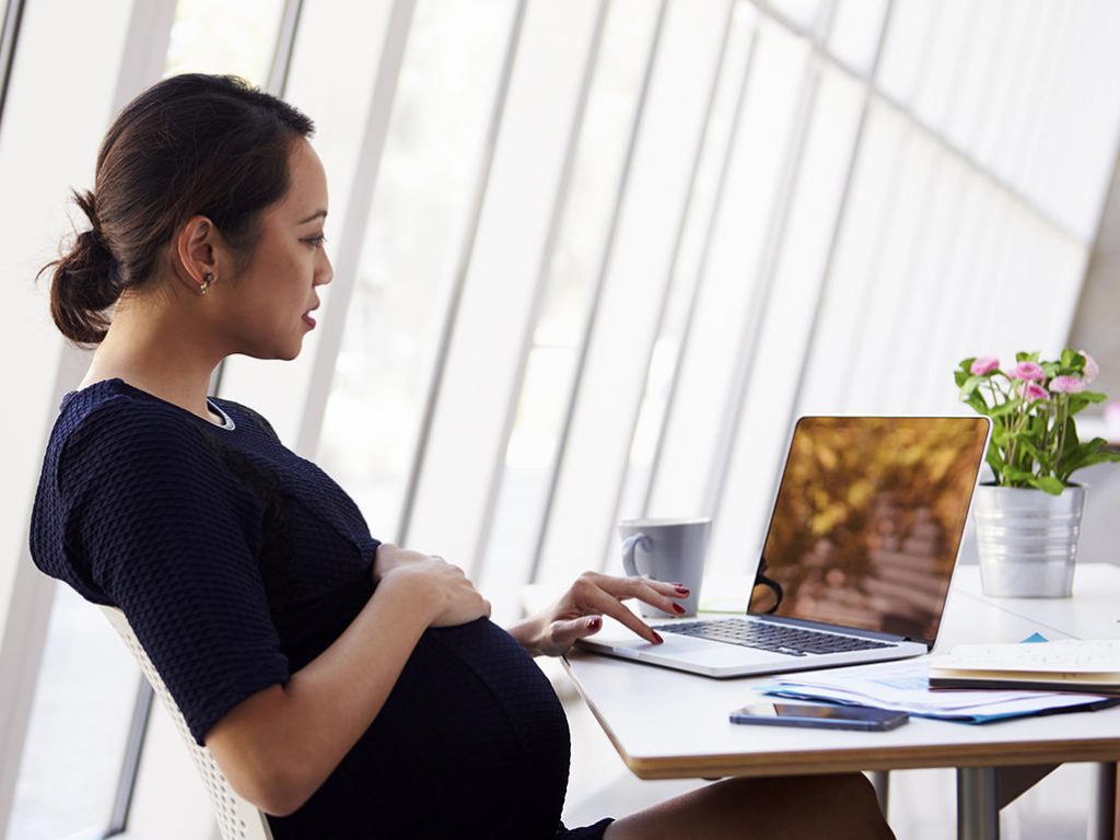 เริ่มบอกที่ทำงานว่าท้อง