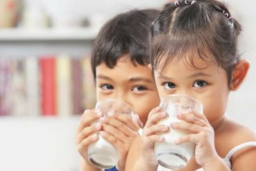 เลือกนมสำหรับเด็ก