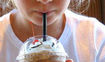 คิดว่าเด็กดื่มชากาแฟได้มั้ย