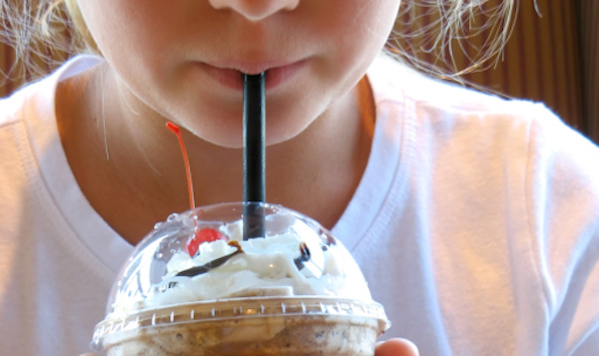 คิดว่าเด็กดื่มชากาแฟได้มั้ย