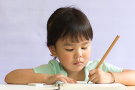 จะเป็นปัญหามั้ย ถ้า "ลูกถนัดซ้าย" ?